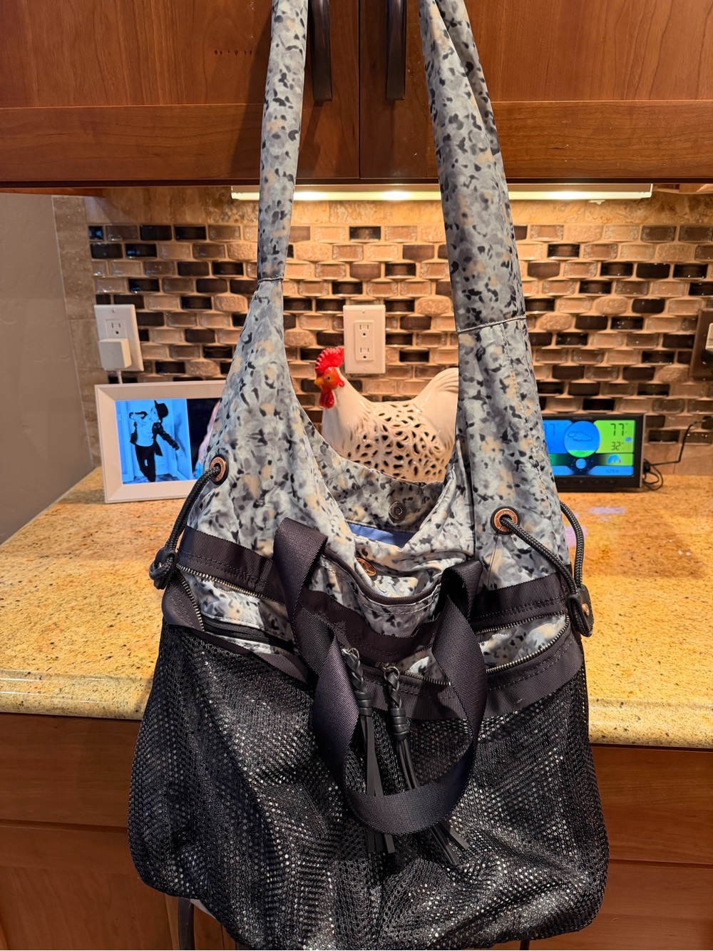 lululemon athletica Gray Speckle & Black Mesh Shoulder Bag